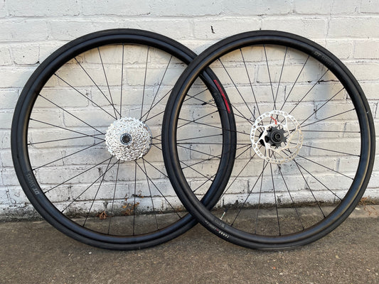 DT Swiss R470 new take-off wheelset with Specialized Turbo Pro T5 tires, cassette and disc rotors