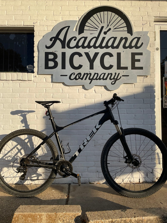 Black Trek Marlin 4 used mountain bike